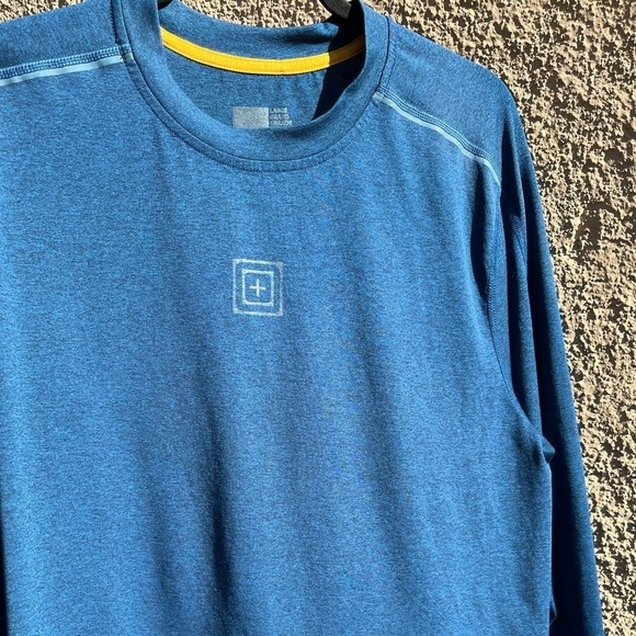 Men's 5.11 Tactical Shirt Blue Solid LS L Rash Guard Active Breath Gym Surf Pool - Picture 10 of 10